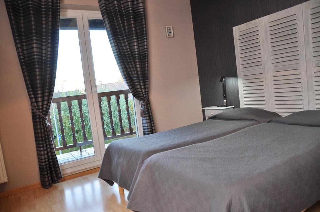 Chambres D'Hotes Les Chalinettes Fegersheim Ruang foto
